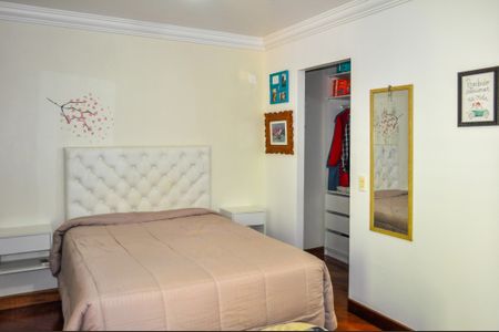 Casa de condomínio à venda com 580m², 4 quartos e 7 vagas