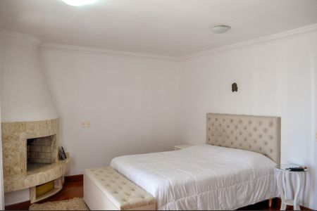 Casa de condomínio à venda com 580m², 4 quartos e 7 vagas