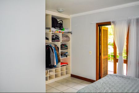 Casa de condomínio à venda com 580m², 4 quartos e 7 vagas