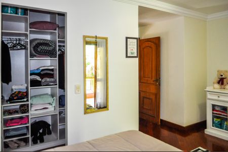 Casa de condomínio à venda com 580m², 4 quartos e 7 vagas