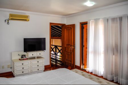 Casa de condomínio à venda com 580m², 4 quartos e 7 vagas