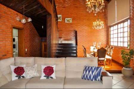 Casa de condomínio à venda com 580m², 4 quartos e 7 vagas