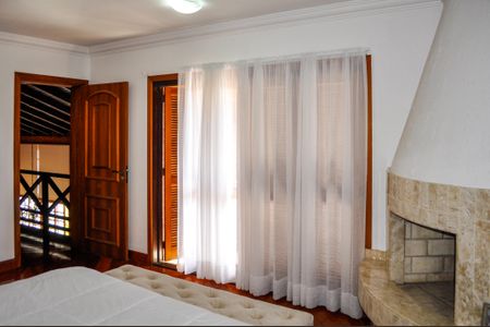 Casa de condomínio à venda com 580m², 4 quartos e 7 vagas