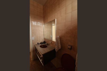 Casa para alugar com 180m², 3 quartos e 2 vagasBanheiro Social