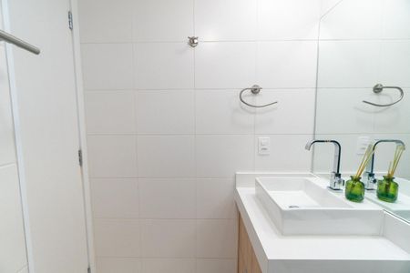 Apartamento à venda com 60m², 2 quartos e 1 vaga Apartamento à venda com 60m², 2 quartos e 1 vagaBanheiro da Suíte