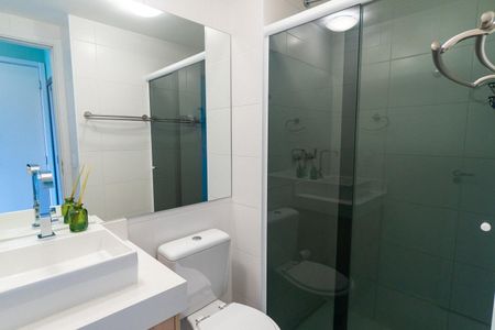 Apartamento à venda com 60m², 2 quartos e 1 vaga Apartamento à venda com 60m², 2 quartos e 1 vagaBanheiro da Suíte
