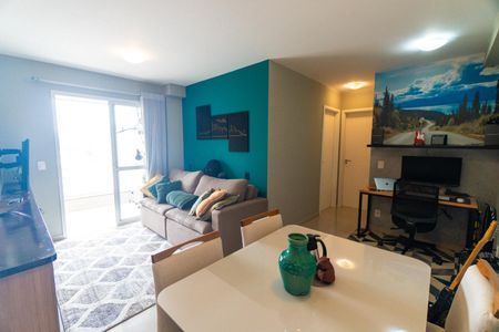 Apartamento à venda com 60m², 2 quartos e 1 vaga Apartamento à venda com 60m², 2 quartos e 1 vagaSala