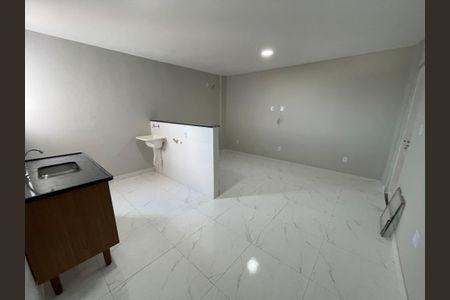 Sala/Cozinha de apartamento para alugar com 1 quarto, 135m² em Vila Santa Cruz, Duque de Caxias