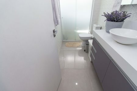 Apartamento à venda com 84m², 2 quartos e 1 vaga Apartamento à venda com 84m², 2 quartos e 1 vagaBanheiro