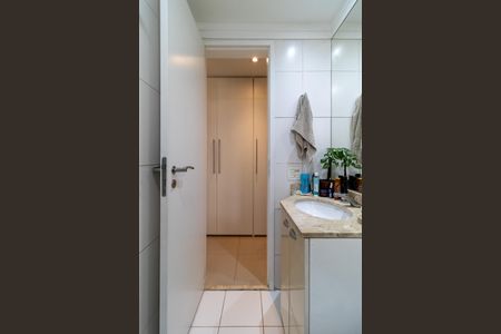 Apartamento à venda com 67m², 2 quartos e 1 vaga Apartamento à venda com 67m², 2 quartos e 1 vagaBanheiro da Suíte