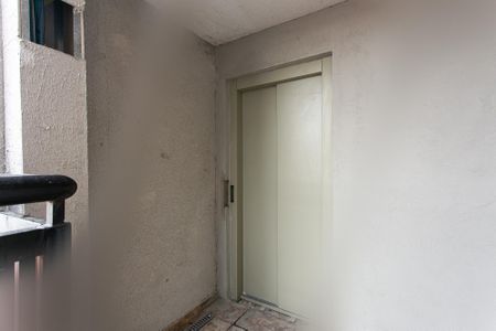 Apartamento à venda com 40m², 2 quartos e sem vagaÁrea comum - Elevador
