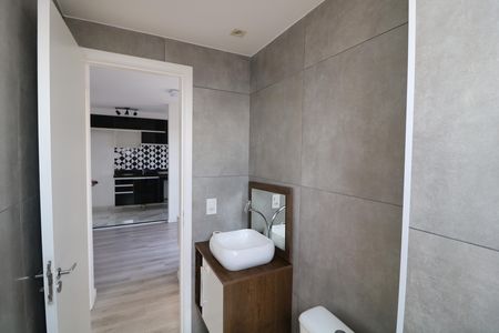 Banheiro de apartamento para alugar com 2 quartos, 44m² em Cidade Satelite Santa Barbara, São Paulo