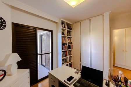 Apartamento à venda com 155m², 3 quartos e 3 vagasQuarto 2