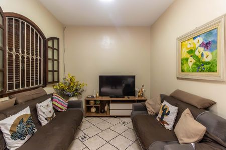 Casa à venda com 360m², 3 quartos e 2 vagasSala