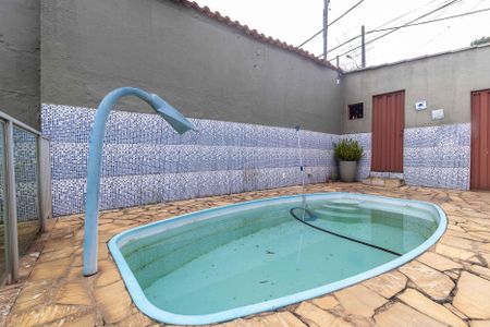 Casa à venda com 360m², 3 quartos e 2 vagasPiscina