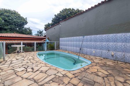 Casa à venda com 360m², 3 quartos e 2 vagasPiscina
