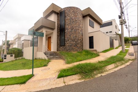 Casa de condomínio à venda com 402m², 3 quartos e 2 vagasFachada