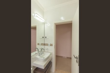 Casa de condomínio à venda com 402m², 3 quartos e 2 vagasBanheiro Social