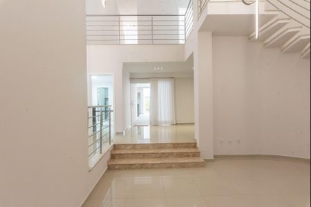 Casa de condomínio à venda com 402m², 3 quartos e 2 vagasSala