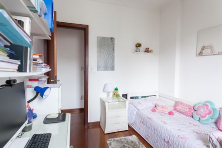 Apartamento à venda com 120m², 3 quartos e 2 vagasquarto 2