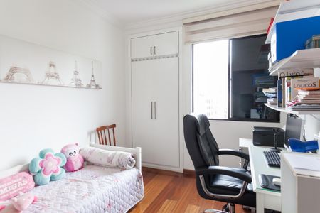 Apartamento à venda com 120m², 3 quartos e 2 vagasquarto 2