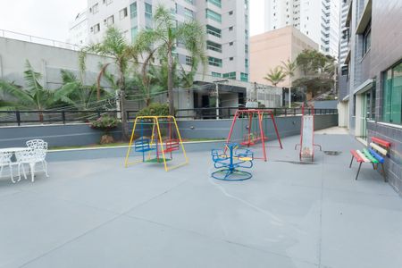 Apartamento à venda com 120m², 3 quartos e 2 vagasÁrea comum - Playground