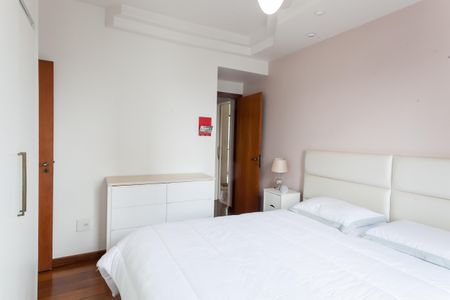 Apartamento à venda com 120m², 3 quartos e 2 vagassuite