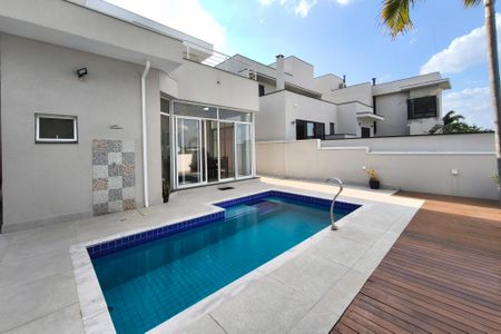 Casa de condomínio à venda com 268m², 4 quartos e 4 vagasQuintal - Piscina