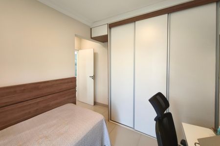 Casa de condomínio à venda com 268m², 4 quartos e 4 vagasQuarto Suíte 2