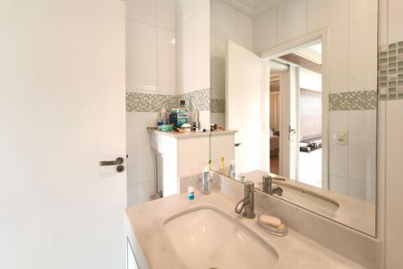 Casa de condomínio à venda com 268m², 4 quartos e 4 vagasBanheiro Suíte 3