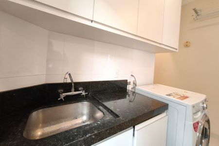 Casa de condomínio à venda com 268m², 4 quartos e 4 vagasÁrea de Serviço