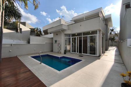 Casa de condomínio à venda com 268m², 4 quartos e 4 vagasQuintal - Piscina