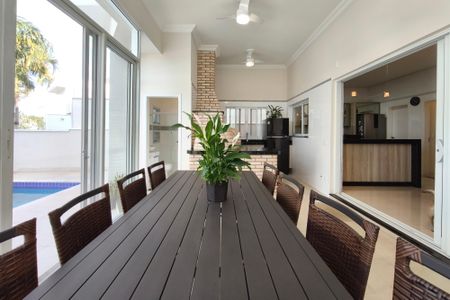 Casa de condomínio à venda com 268m², 4 quartos e 4 vagasÁrea gourmet