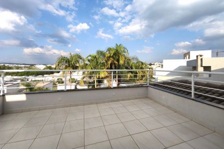 Casa de condomínio à venda com 268m², 4 quartos e 4 vagasVaranda Suíte