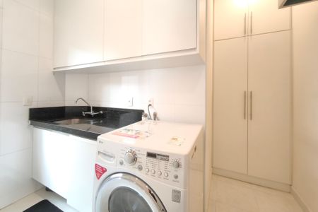 Casa de condomínio à venda com 268m², 4 quartos e 4 vagasÁrea de Serviço