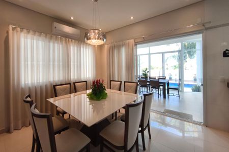Casa de condomínio à venda com 268m², 4 quartos e 4 vagasSala de Jantar