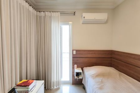 Casa de condomínio à venda com 268m², 4 quartos e 4 vagasQuarto Suíte 2