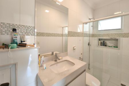 Casa de condomínio à venda com 268m², 4 quartos e 4 vagasBanheiro Suíte 3