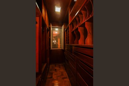 Apartamento para alugar com 137m², 2 quartos e 1 vagaCloset da Suite