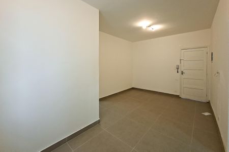 Sala de apartamento para alugar com 2 quartos, 65m² em Guilhermina, Praia Grande