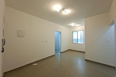 Sala de apartamento para alugar com 2 quartos, 65m² em Guilhermina, Praia Grande