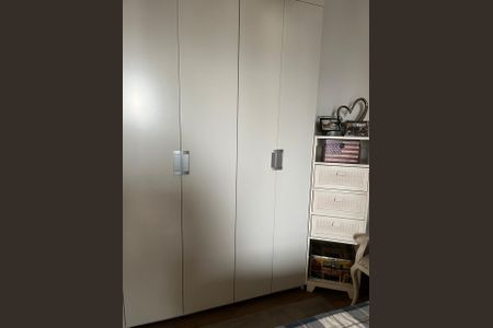 Apartamento à venda com 210m², 3 quartos e 3 vagas Apartamento à venda com 210m², 3 quartos e 3 vagasQuarto