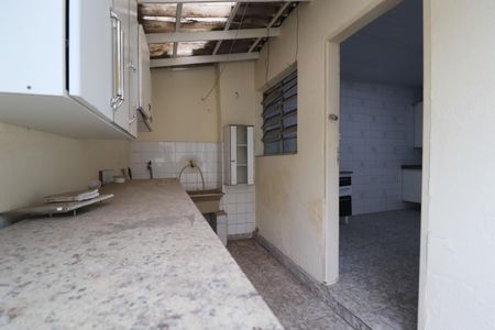 Casa para alugar com 0m², 1 quarto e 1 vagaÁrea de Serviço