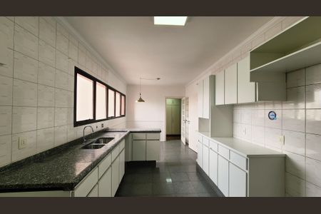 Apartamento à venda com 240m², 4 quartos e 3 vagasCozinha