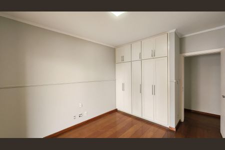 Apartamento à venda com 240m², 4 quartos e 3 vagasQuarto