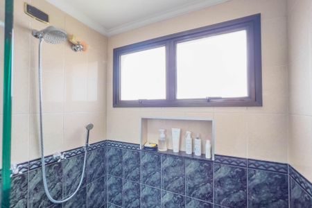 Apartamento à venda com 140m², 3 quartos e 3 vagasBanheiro do quarto 1