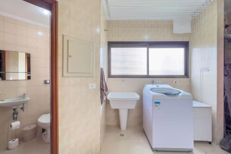 Apartamento à venda com 140m², 3 quartos e 3 vagasÁrea de serviço 