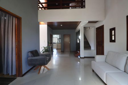 Sala de casa à venda com 4 quartos, 345m² em Mathias Velho, Canoas
