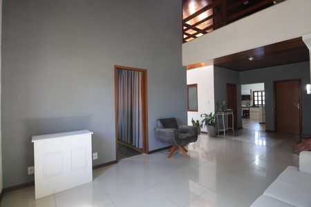 Sala de casa à venda com 4 quartos, 345m² em Mathias Velho, Canoas