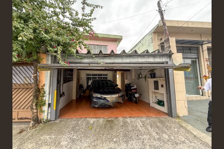 Casa à venda com 135m², 3 quartos e 2 vagasFachada